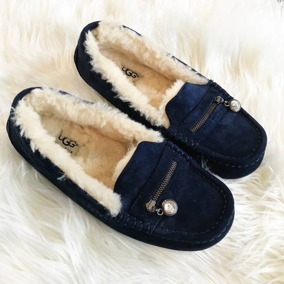 UGG Shoes - UGG Australia 'Ansley Charm' Slipper Size 7